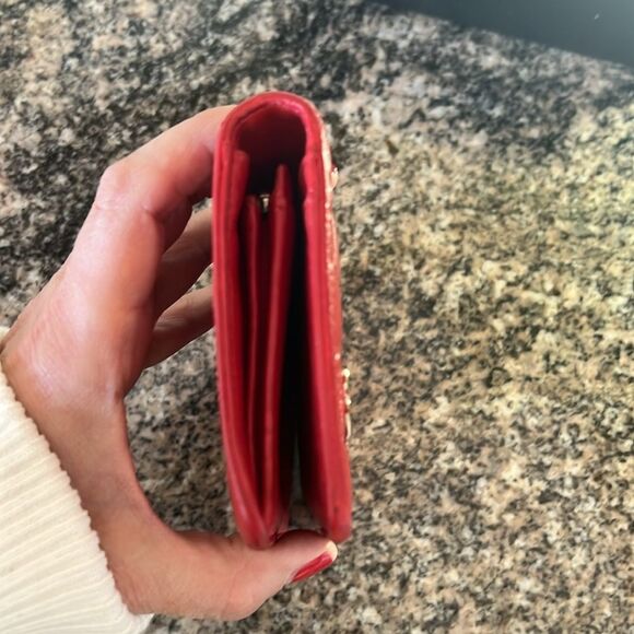 ❤️CHANEL BI FOLD LUCKY CHARM WALLET - Picture 4 of 13